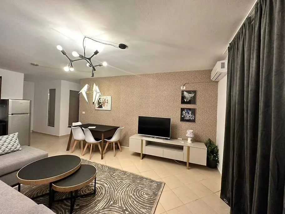 Apartment Camila ساراندا ألبانيا